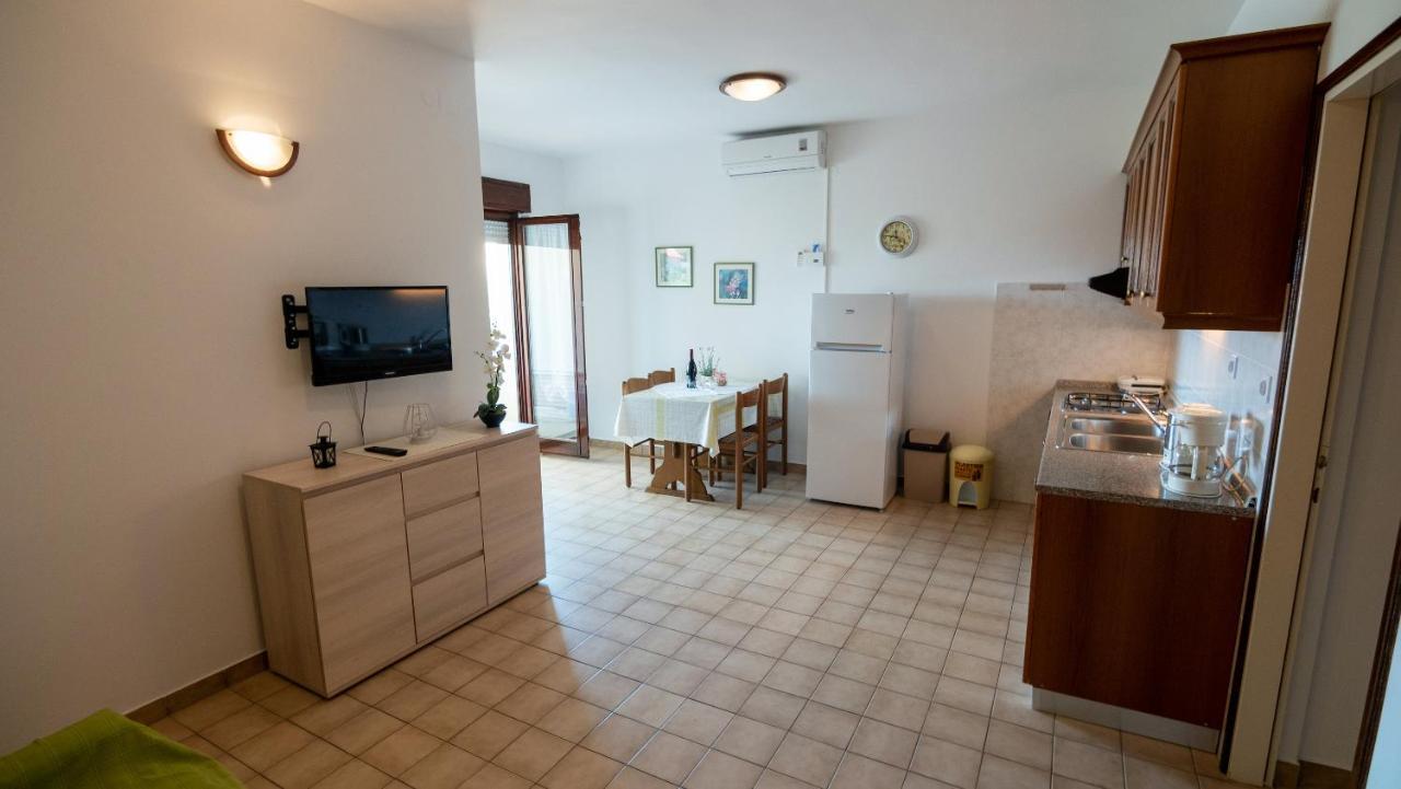 Apartments Dokovic Barbat na Rabu ภายนอก รูปภาพ