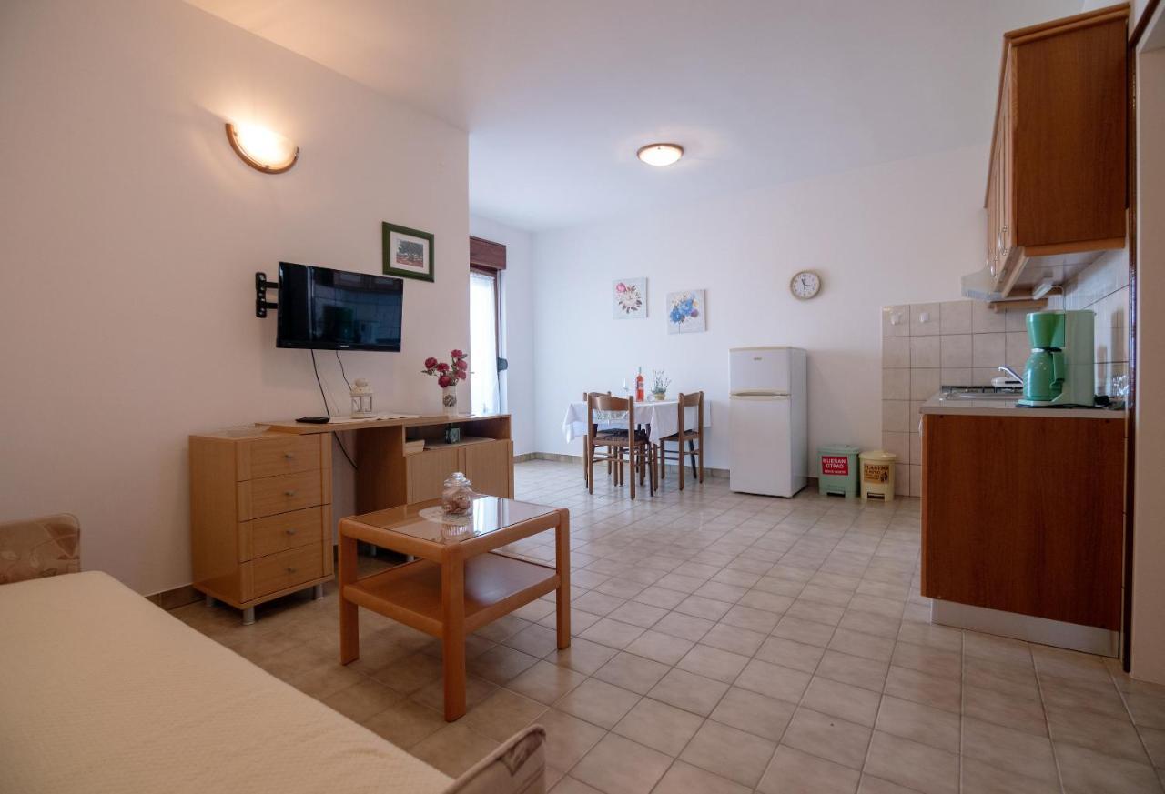 Apartments Dokovic Barbat na Rabu ภายนอก รูปภาพ